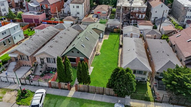 3844 S Artesian Avenue, Chicago, IL 60632