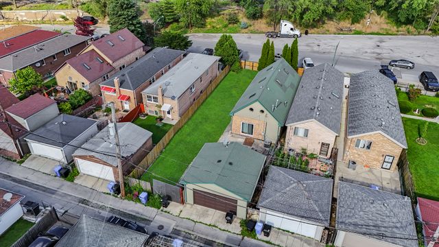 3844 S Artesian Avenue, Chicago, IL 60632