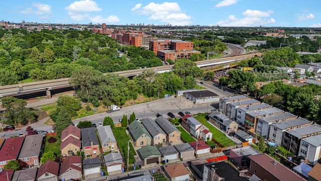 3844 S Artesian Avenue, Chicago, IL 60632
