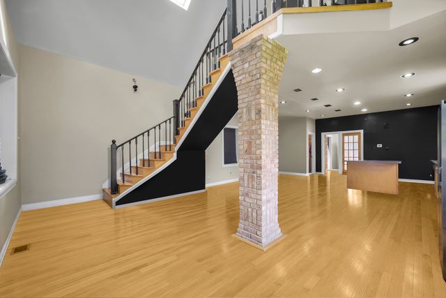 3844 S Artesian Avenue, Chicago, IL 60632