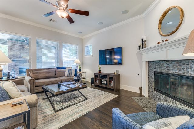 4008 N Cresthaven Road, Dallas, TX 75209