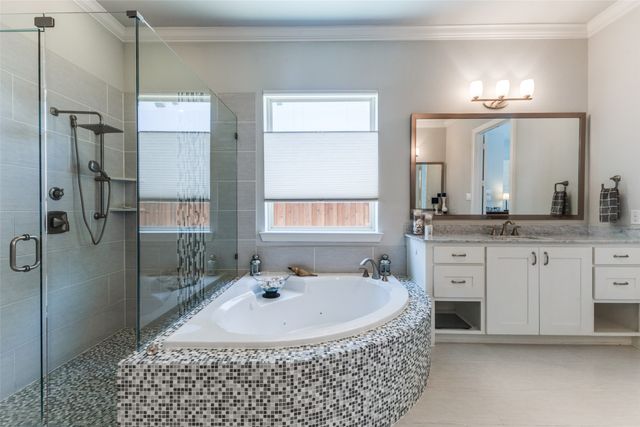 4008 N Cresthaven Road, Dallas, TX 75209
