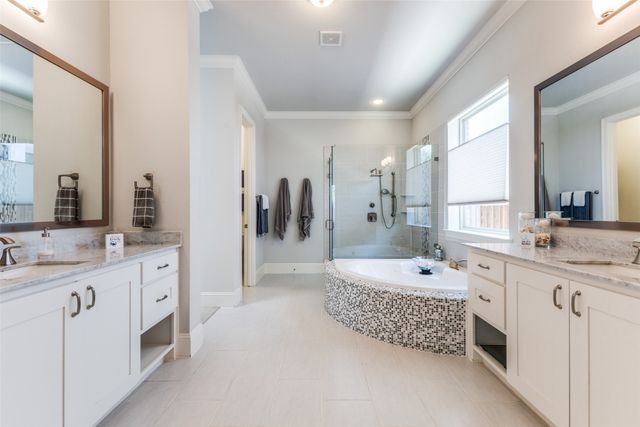 4008 N Cresthaven Road, Dallas, TX 75209