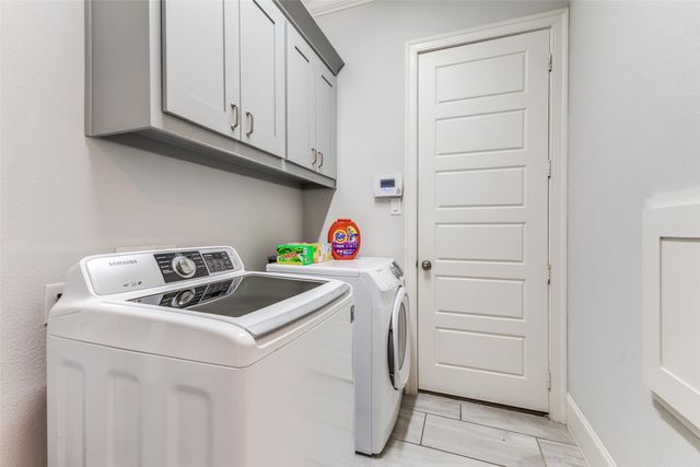 4008 N Cresthaven Road, Dallas, TX 75209