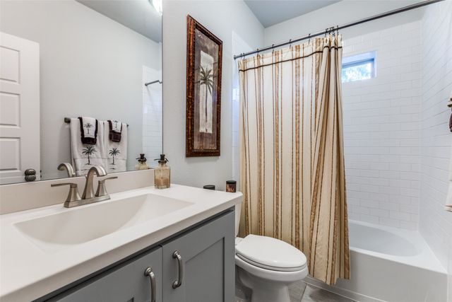 4008 N Cresthaven Road, Dallas, TX 75209