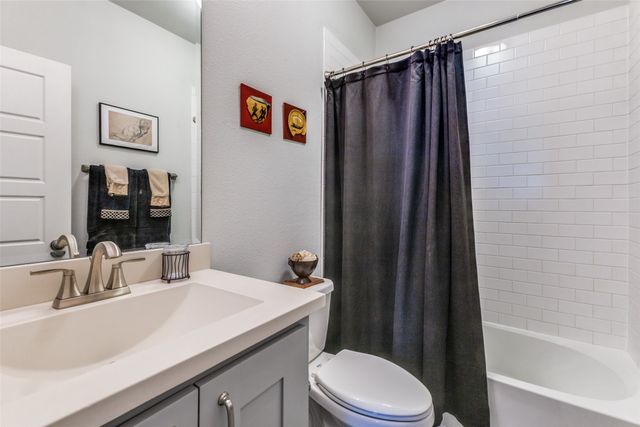 4008 N Cresthaven Road, Dallas, TX 75209