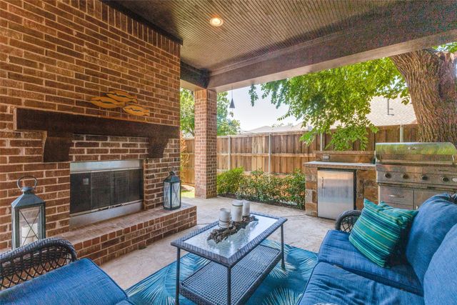 4008 N Cresthaven Road, Dallas, TX 75209