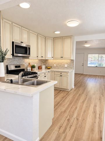 5820 Dewey Blvd, Sacramento, CA 95824