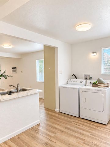 5820 Dewey Blvd, Sacramento, CA 95824