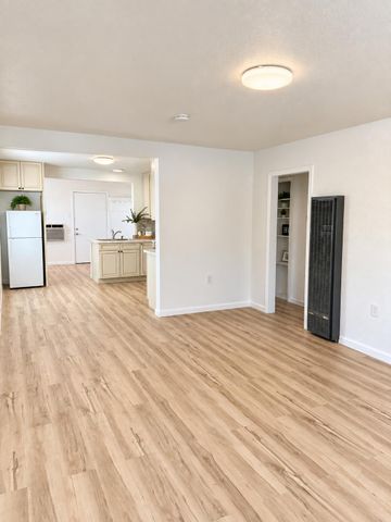 5820 Dewey Blvd, Sacramento, CA 95824