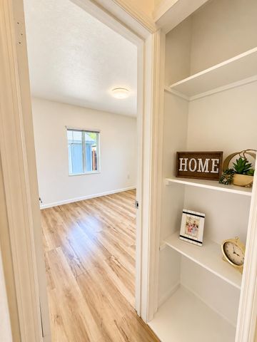 5820 Dewey Blvd, Sacramento, CA 95824