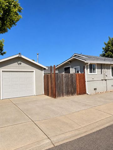 5820 Dewey Blvd, Sacramento, CA 95824