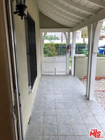 4026 Ingraham Street House, Los Angeles, CA 90005