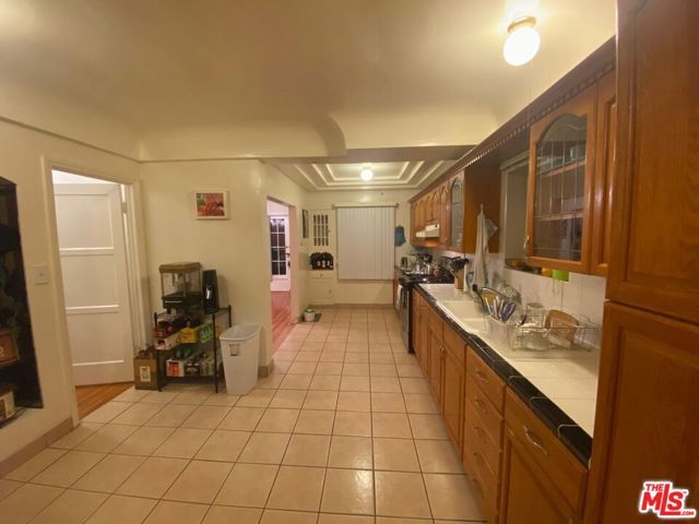 4026 Ingraham Street House, Los Angeles, CA 90005