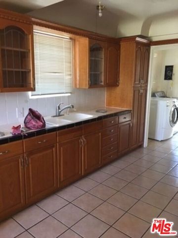 4026 Ingraham Street House, Los Angeles, CA 90005