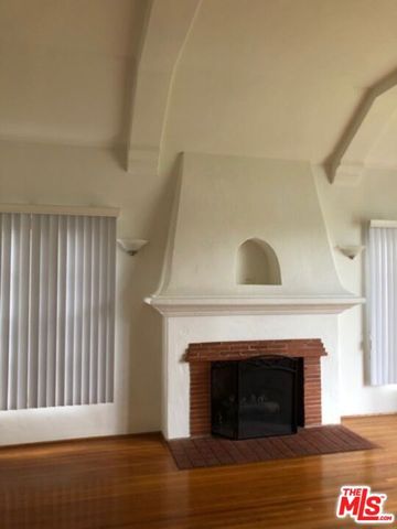 4026 Ingraham Street House, Los Angeles, CA 90005