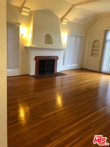 4026 Ingraham Street House, Los Angeles, CA 90005