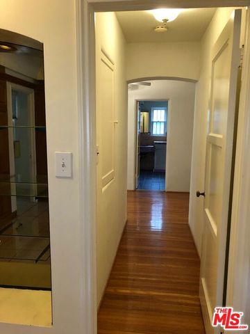 4026 Ingraham Street House, Los Angeles, CA 90005