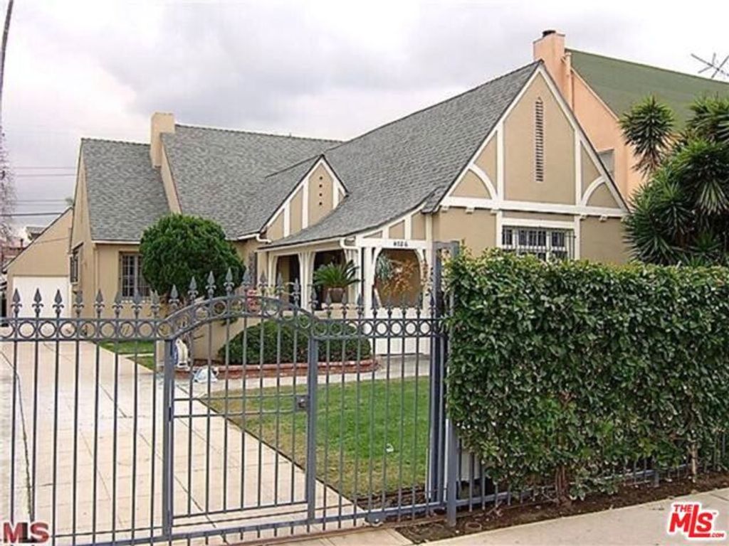 4026 Ingraham Street House, Los Angeles, CA 90005