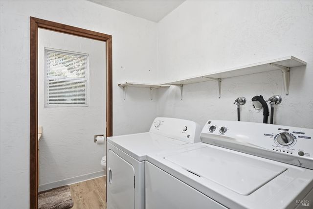 11664 Lakeview Dr, Clearlake Oaks, CA 95423