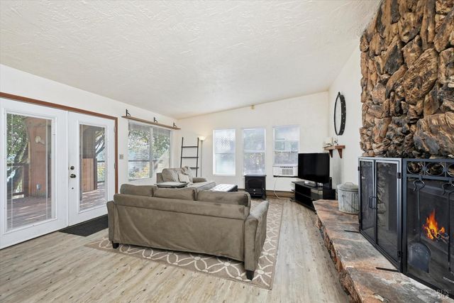 11664 Lakeview Dr, Clearlake Oaks, CA 95423