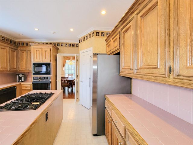 5810 Glenmere Lane, Spring, TX 77379