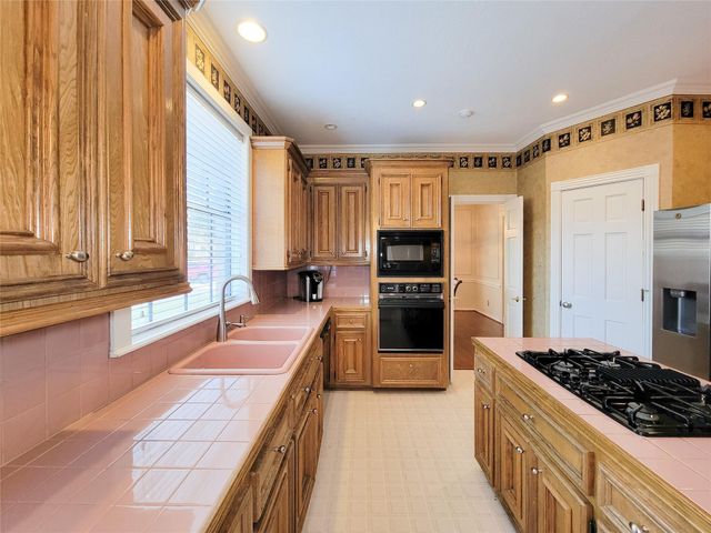 5810 Glenmere Lane, Spring, TX 77379