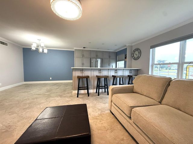 916 Savannas Point Drive E, Fort Pierce, FL 34982