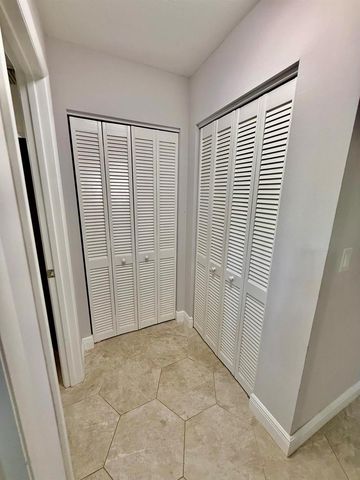 916 Savannas Point Drive E, Fort Pierce, FL 34982
