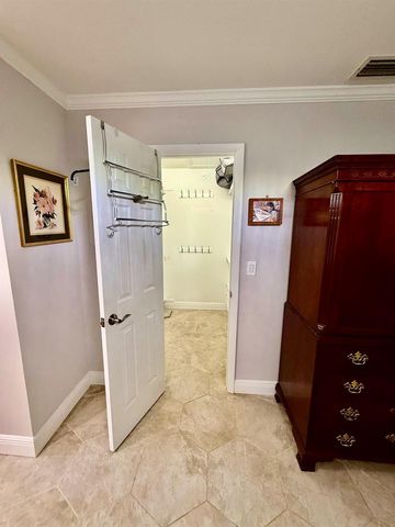 916 Savannas Point Drive E, Fort Pierce, FL 34982