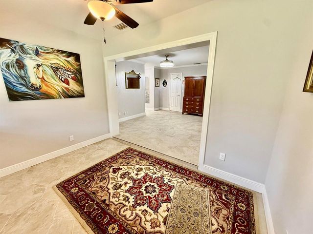 916 Savannas Point Drive E, Fort Pierce, FL 34982