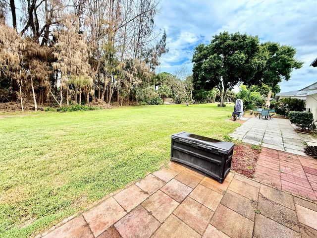 916 Savannas Point Drive E, Fort Pierce, FL 34982