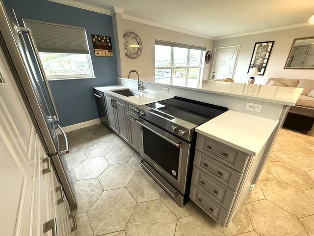 916 Savannas Point Drive E, Fort Pierce, FL 34982