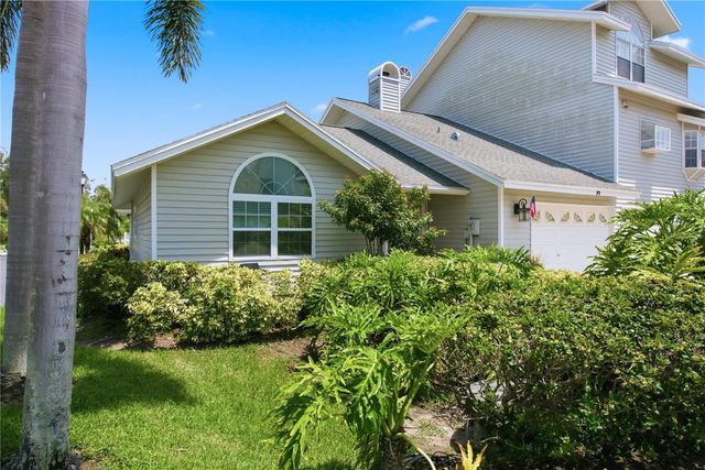 11722 CURRIE LANE F1, Largo, FL 33774