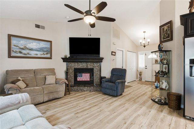 11722 CURRIE LANE F1, Largo, FL 33774