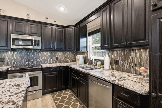 11722 CURRIE LANE F1, Largo, FL 33774