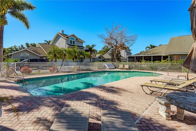 11722 CURRIE LANE F1, Largo, FL 33774