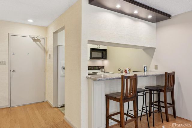 5320 Diamond Heights Boulevard 202K, San Francisco, CA 94117