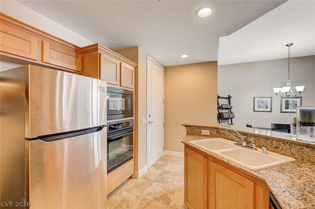 87 East Agate Avenue 301, Las Vegas, NV 89123