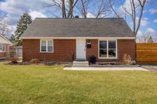 8320 Latrobe Avenue, Burbank, IL 60459