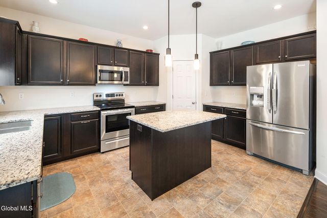 1 Cove Road, Colonie, NY 12047