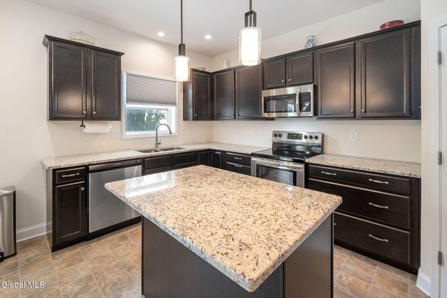 1 Cove Road, Colonie, NY 12047