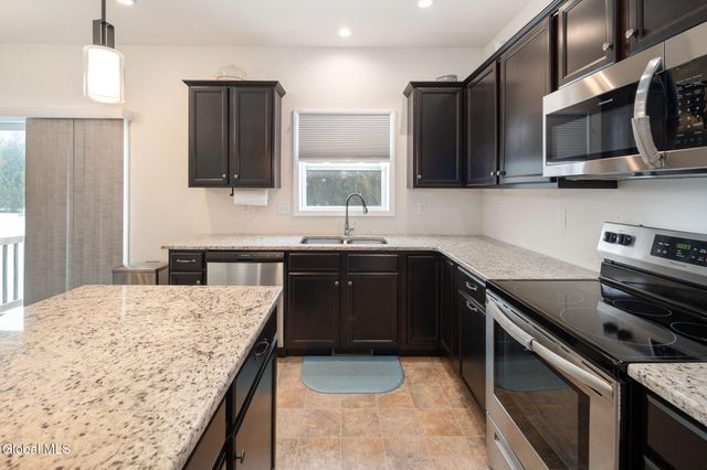 1 Cove Road, Colonie, NY 12047