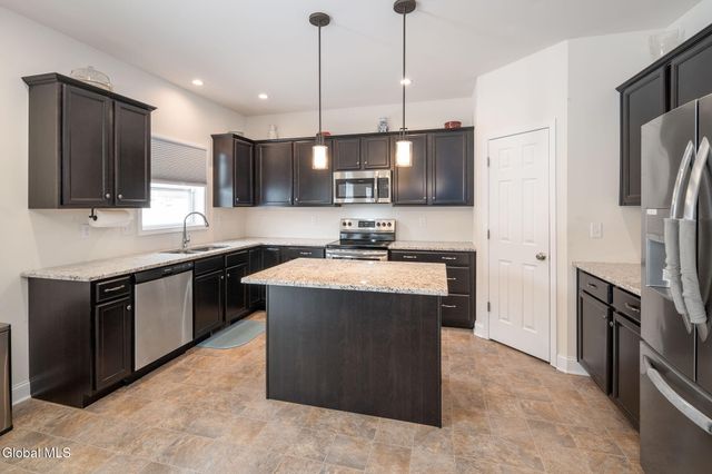 1 Cove Road, Colonie, NY 12047