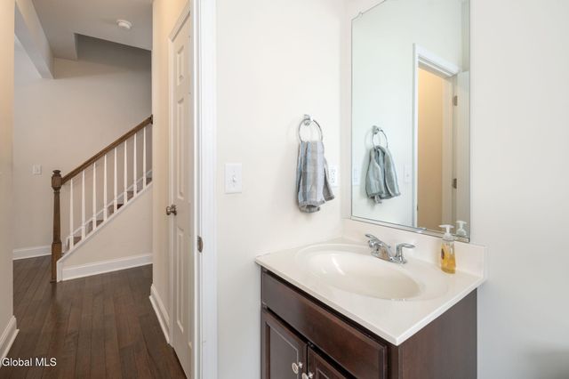 1 Cove Road, Colonie, NY 12047