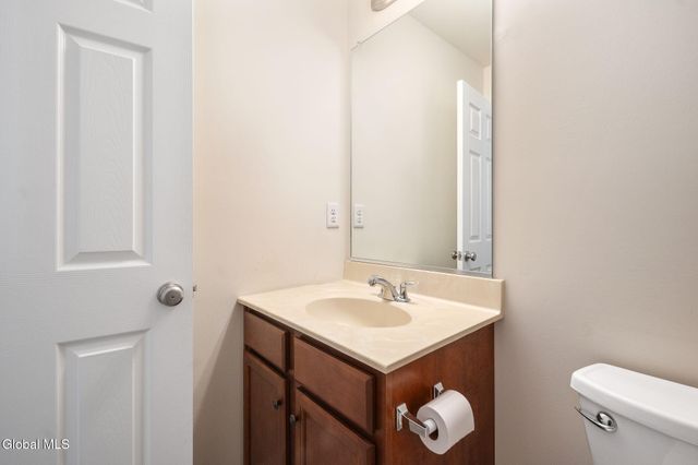 1 Cove Road, Colonie, NY 12047