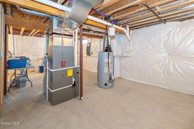 1 Cove Road, Colonie, NY 12047