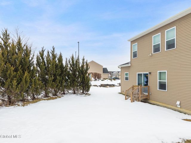 1 Cove Road, Colonie, NY 12047