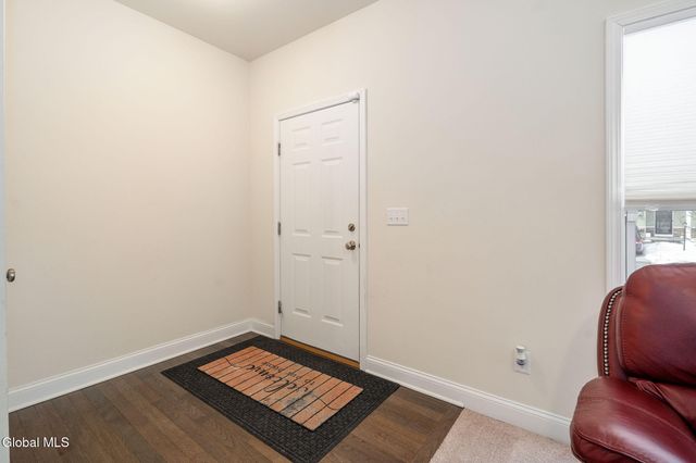 1 Cove Road, Colonie, NY 12047