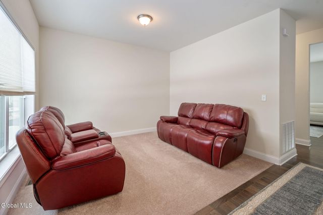 1 Cove Road, Colonie, NY 12047